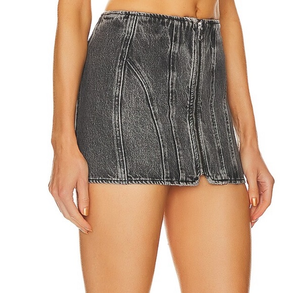 NEW Revolve dark wash denim skirt - Picture 6 of 6
